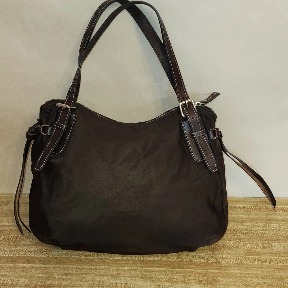 DOONEY &  BOURKE Large Nina Shoulder Bag and a Matching Wallet - Picture 2 of 16